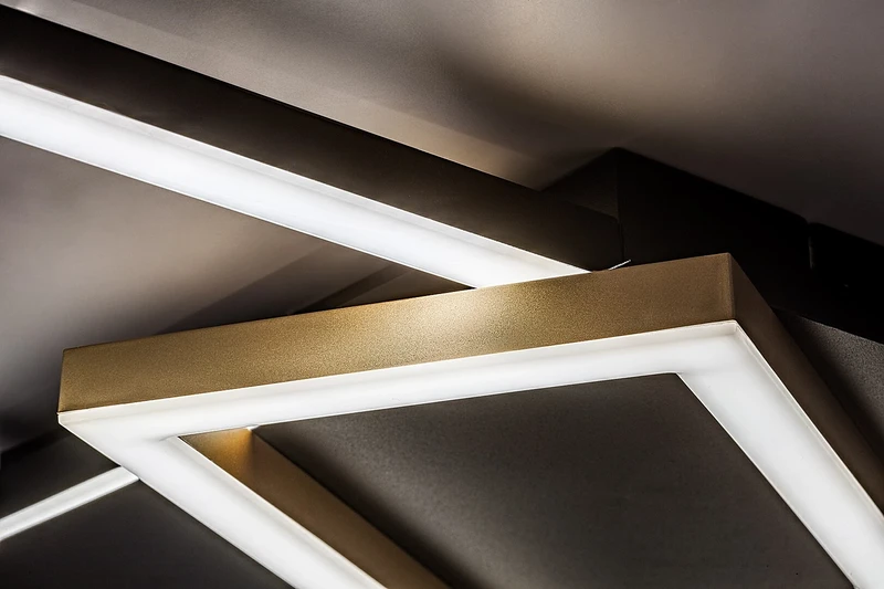 Kitlee – LED плафон в черно/златно с бял абажур, 660×290мм, 40W, 3000-6500K