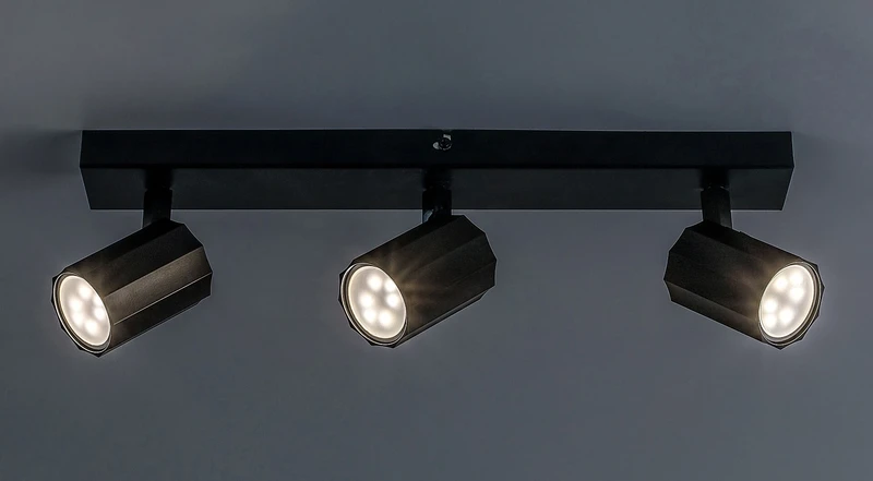Rogelio – LED плафон с 3 тела в черен мат, 430мм, 3×GU10