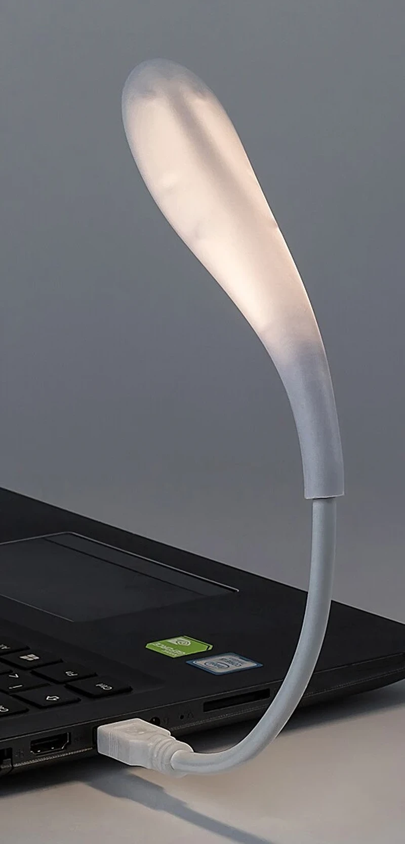Tafi – LED настолна лампа в бяло, USB, 35×200мм, 165lm, 4000K