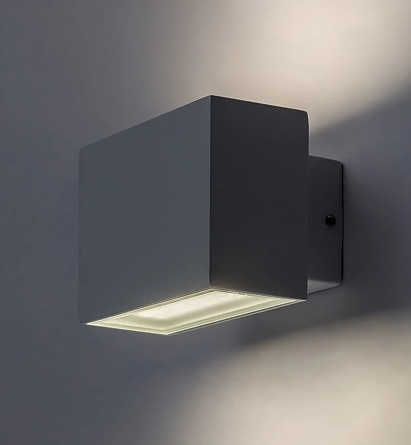 Mataro – LED външна стенна лампа в бяло, 90×65мм, 7W, 4000K, IP54