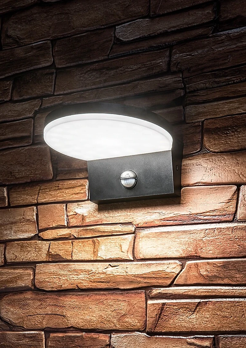 Batida – LED стенна лампа с датчик за движение в черно/бяло, 175×80мм, 9W, 2700-6500K