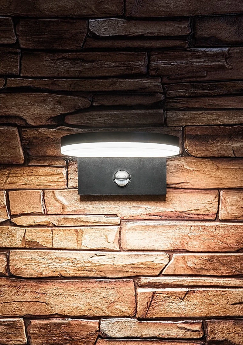 Batida – LED стенна лампа с датчик за движение в черно/бяло, 175×80мм, 9W, 2700-6500K