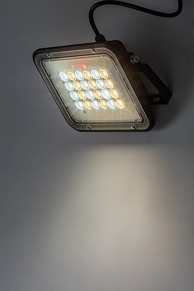 Melk – соларна LED стенна лампа в черно, 190×155мм, 6.5W, 3000-6500K, IP65
