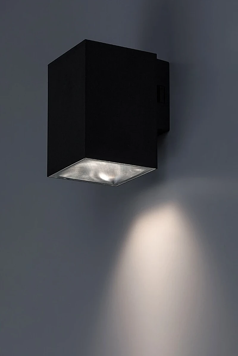 Urfa – LED външна стенна лампа в черно/бяло, 75×115мм, 9W, 2700-6500K, IP65