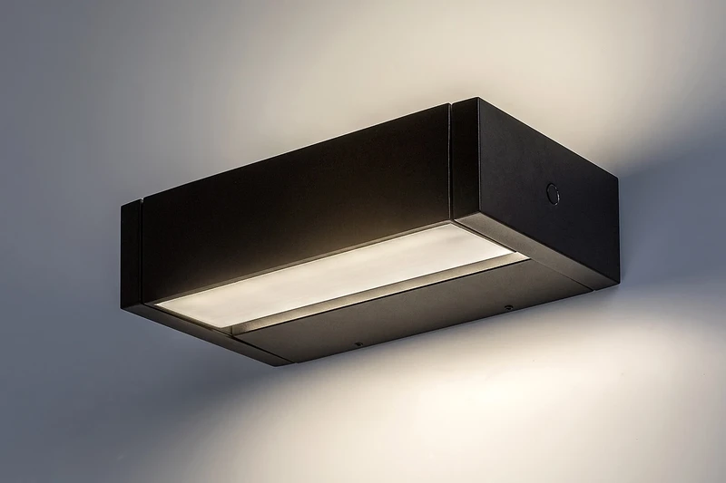Cubbington – LED външен аплик в черно с бял дифузер, 230×130мм, 18W, 4000K, IP54
